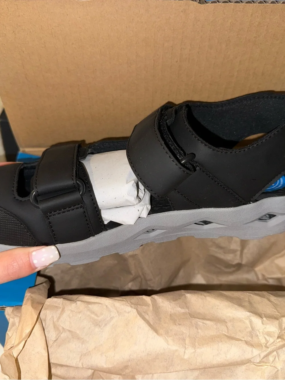 NWB Columbia Youth Black Tech Sun Adventure Sandal